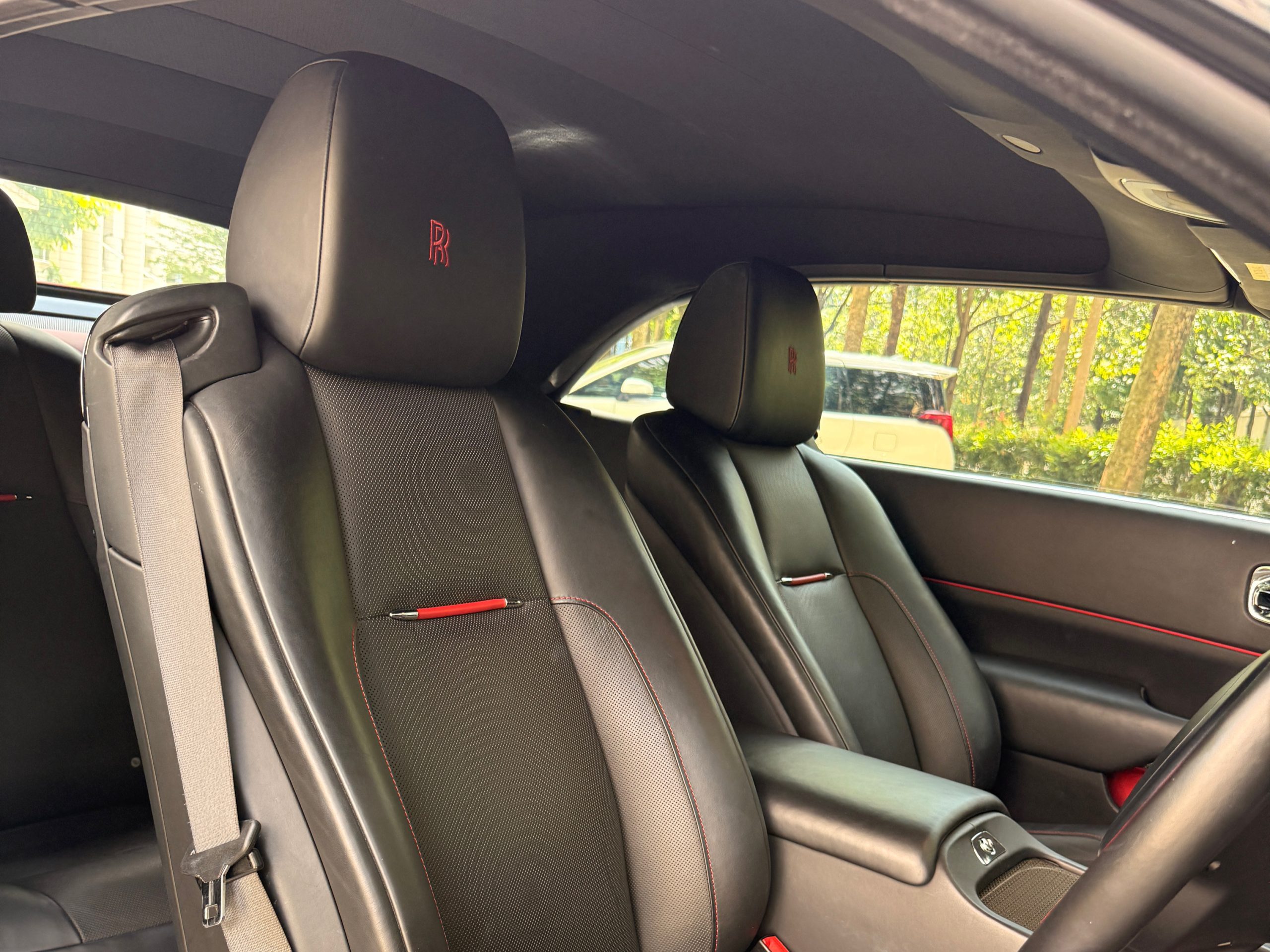 Rolls Royce Dawn - Image 4